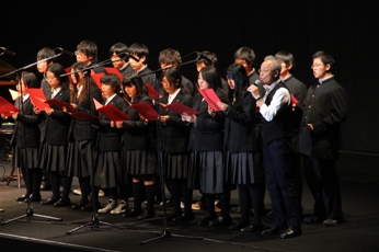 ｢大和川高等学校特別記念合唱団」と谷村新司さん
