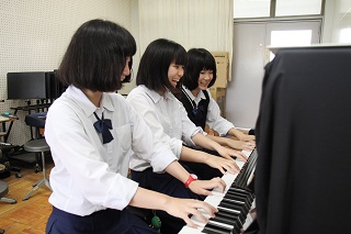 音楽科「ピアノ奏法」