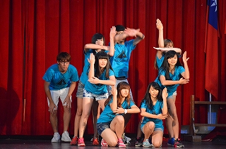 萬芳高級中学校の生徒もダンスを披露してくれました。