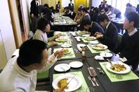 TABLEMANNER2.jpg