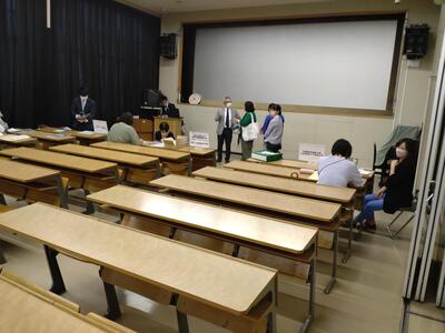 個別相談と学校別説明会.JPG