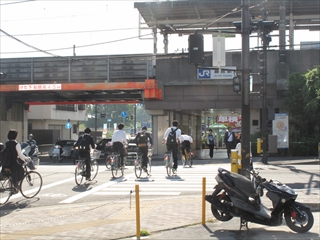 藤阪駅１.JPG