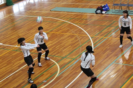 261220女子バレー部が公立校大会１.JPG