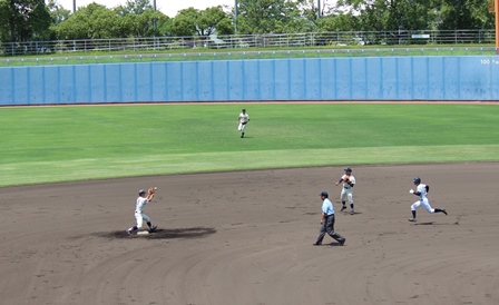 280718野球2回戦4ダブルプレー.JPG
