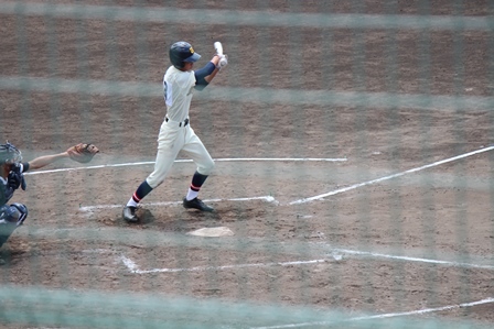 280723野球ベスト16入り7中林中前打.JPG