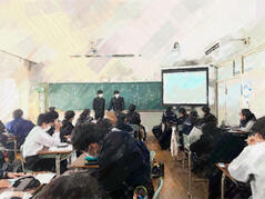 221125【写真】授業の風景⑰（１年「IBARAMAⅠ（理科ＩＳＣ）） (1).JPGのサムネイル画像
