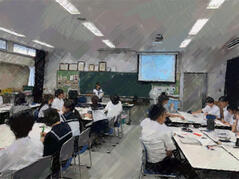 230921【写真】授業の風景55（１年「家庭基礎」、自立度チェック） (2).JPGのサムネイル画像