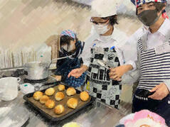 231021【写真】授業の風景64（１年「家庭基礎」、調理実習①（天然酵母パン）） (3).JPGのサムネイル画像
