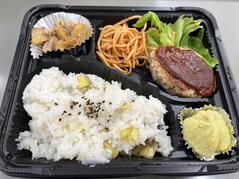 231218【写真】授業の風景80（２年「まちづくり」、宙いも弁当、大学芋特別販売） (3).JPEGのサムネイル画像