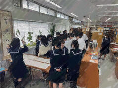 240517【写真】授業の風景⑱（１年「家庭基礎」、ミニ個人探究） (3).JPGのサムネイル画像