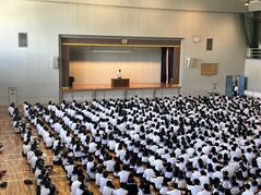 250718【写真】全校集会（明日から夏休み！） (2).JPGのサムネイル画像