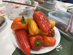 250717【写真】授業の風景49（２年「課題研究（いば炊）」、JA茨木市＋一品持ち寄り） (3).JPGのサムネイル画像