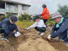 251023【写真】授業の風景70（２年「まちづくり」、宙いもプロジェクト（宙いもの収 (6).JPGのサムネイル画像