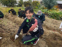 251023【写真】授業の風景70（２年「まちづくり」、宙いもプロジェクト（宙いもの収 (2).JPGのサムネイル画像
