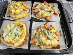 251125【写真】授業の風景80（３年「生活文化」、細ネギとしらすのチーズガレット） (1).jpgのサムネイル画像のサムネイル画像