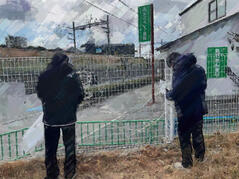 250130【写真】授業の風景91（２年「まちづくり」、イルミネーション片付け） (3).JPGのサムネイル画像