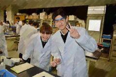 260209【写真】授業の風景95（２年「化学特講」、実験（フェノール、サリチル酸とその誘導体）） (4).JPGのサムネイル画像