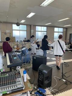 240411【写真】軽音楽部活動報告（78期 春の合同曲発表会） (1).jpgのサムネイル画像