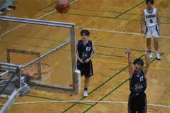 250504【写真】男子バスケットボール部（第80回大阪高等学校総合体育大会（vs阪南）） (4).JPGのサムネイル画像
