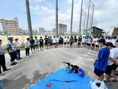 250716【写真】サッカー部、ボランティアサークル活動報告（体育館シューズ寄付に向けての作業） (2).JPGのサムネイル画像
