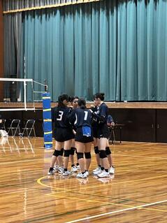 250822【写真】女子バレーボール部活動報告（令和７年度　大阪高校総体兼全日本高校選手 (2).jpgのサムネイル画像