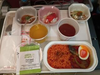 行きの機内食.jpg