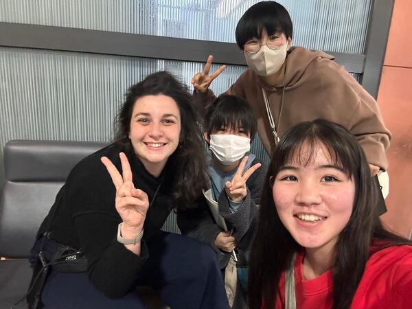ALBUM_20240326関空インタビュー_240326_4.jpg