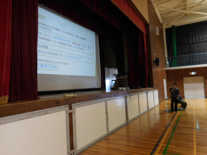 2年生進路講演会 (2).JPG