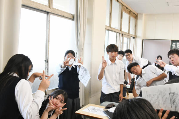 https://www.osaka-c.ed.jp/blog/kanaoka/52th/LHR-9.jpg