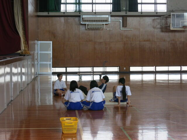 授業見学_マット運動 (4).JPG