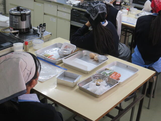 1030_授業見学_フードデザイン (5).JPG