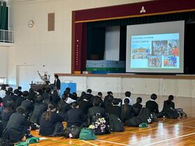 夢設計・総合的な探求の時間＿天王寺動物園の中原さん＿20251029 (1).jpg