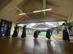 LINE_ALBUM_2025.3.2奈良大学　合同練習_250302_14.jpg