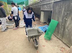 LINE_ALBUM_2024.10.01技能体験学習コンクリート_241008_23.jpg