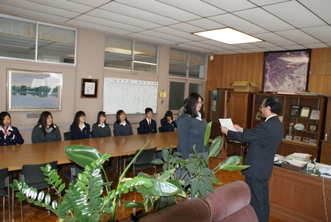 生徒会認証式.JPG
