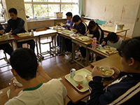 h280412-給食02.JPG