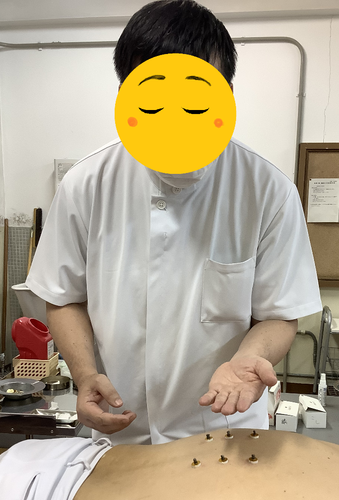 手をかざして温度確認