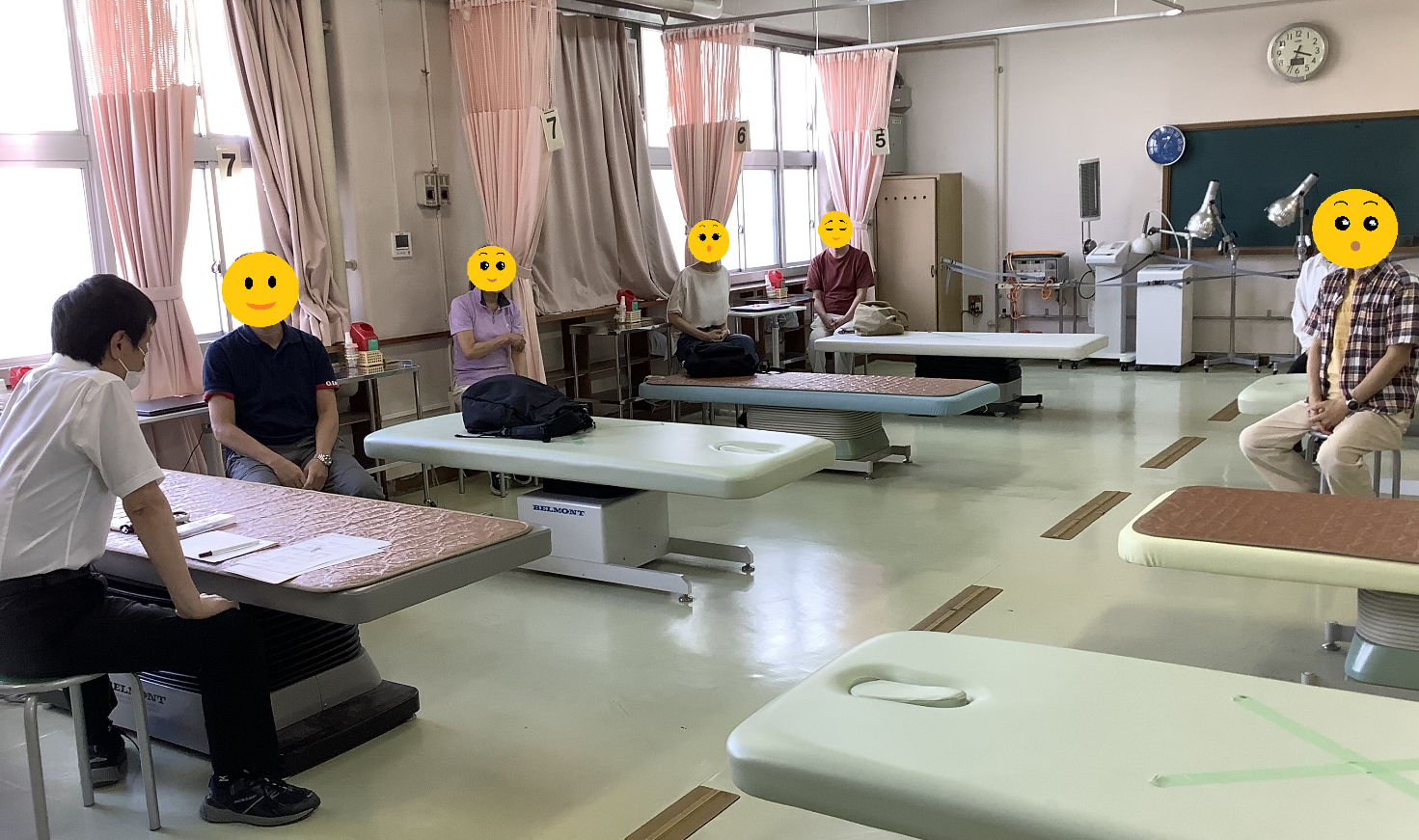 画像 発表を熱心に聞く生徒達