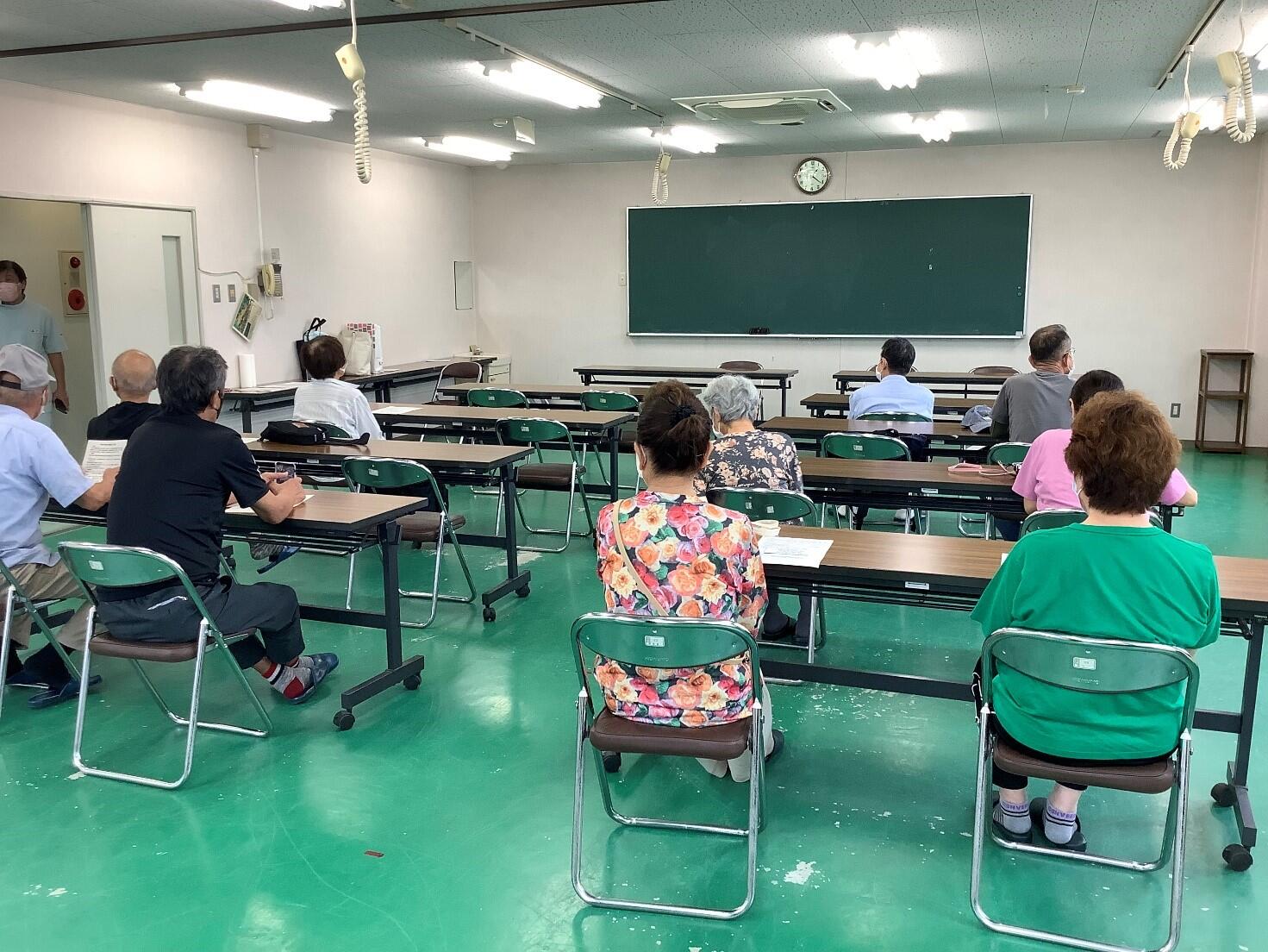 画像 施術の開始を待つ参加者