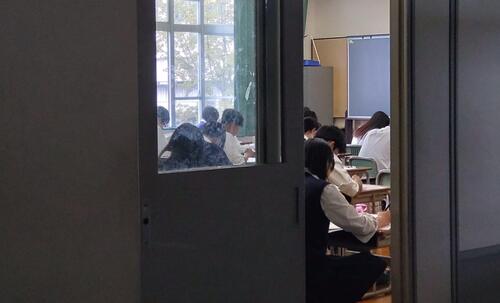 中間教室1.JPG