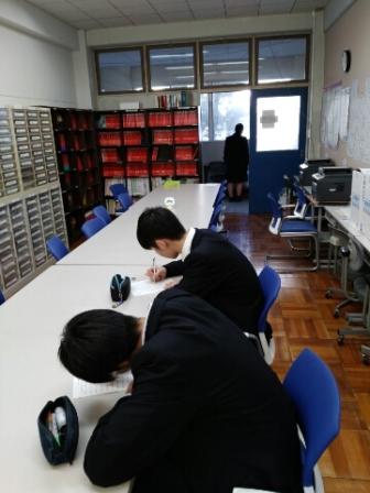 1112１年化学再テ朝.jpg