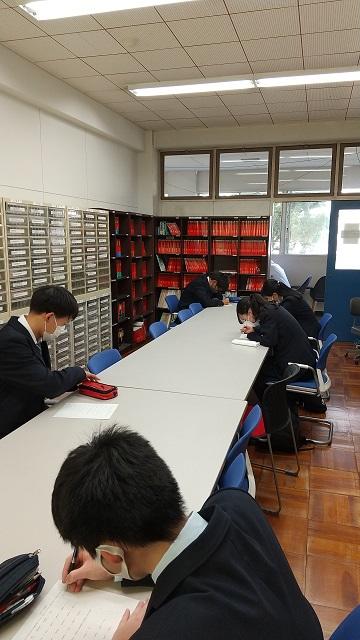 0422２年化学再テ.JPG