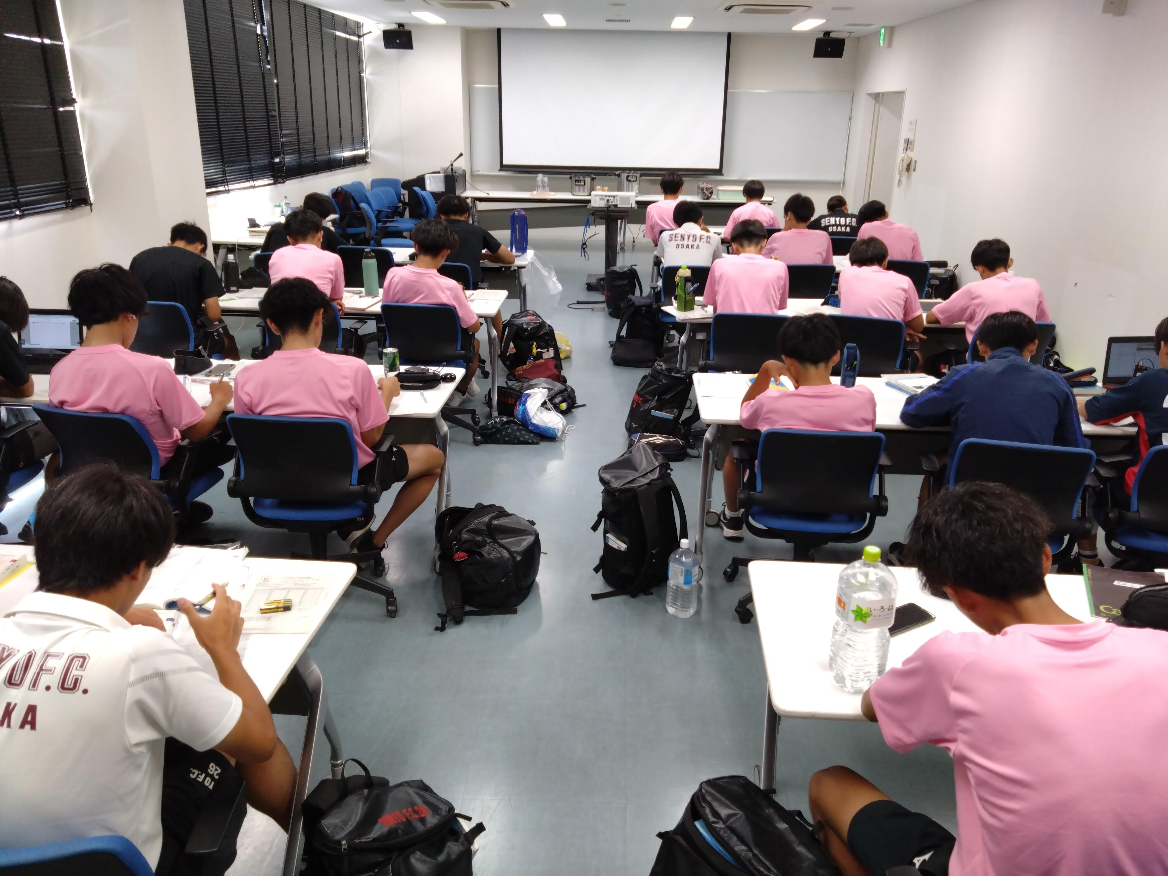 https://www.osaka-c.ed.jp/blog/senyo/soccer/DSC_0551.JPG