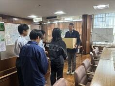 1 4人受け取り.jpg