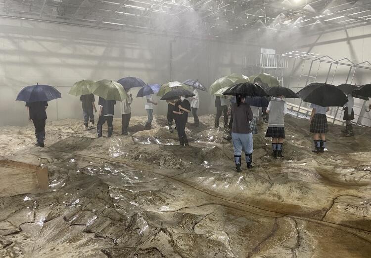 京大工学（降雨装置）.jpg