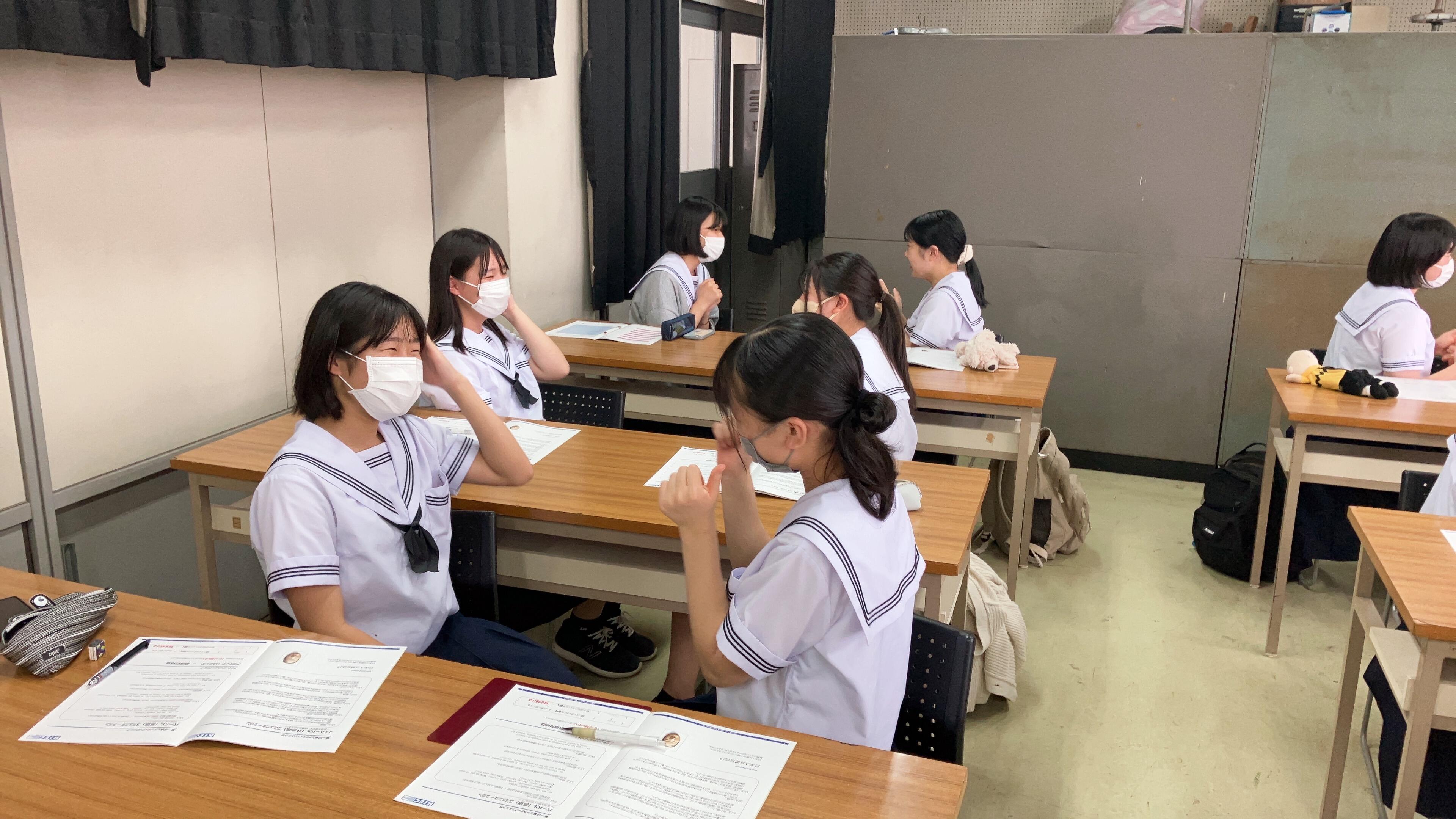 https://www.osaka-c.ed.jp/blog/shimizudani/Languagetraining/IMG_0437.JPG_3.jpg