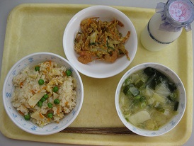 牛乳・たけのこご飯・かき揚げ・きゃべつのみそ汁.JPG