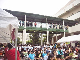 130908文化祭中庭風景3.jpg