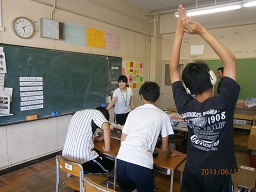 山下実習生研究授業.JPG