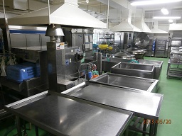 130520給食視察.JPG